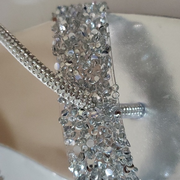 Shoes - Picture 4 of 4